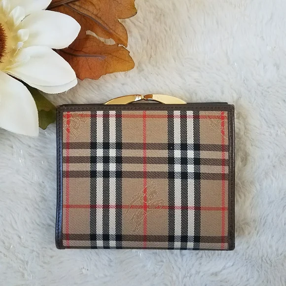 Burberrys Nova Check Plaid Small Leather Wallet - Picture 2 of 12